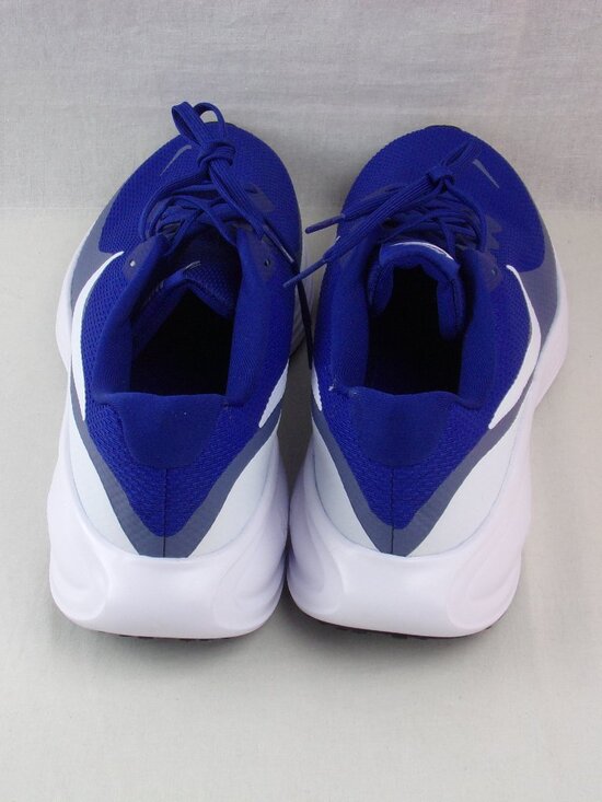 Athletic_Shoes